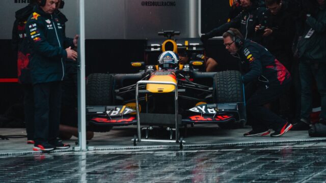 F1 2027 Pilot Piyasası: Koltuk Hareketleri ve Perde Arkası Söylentiler